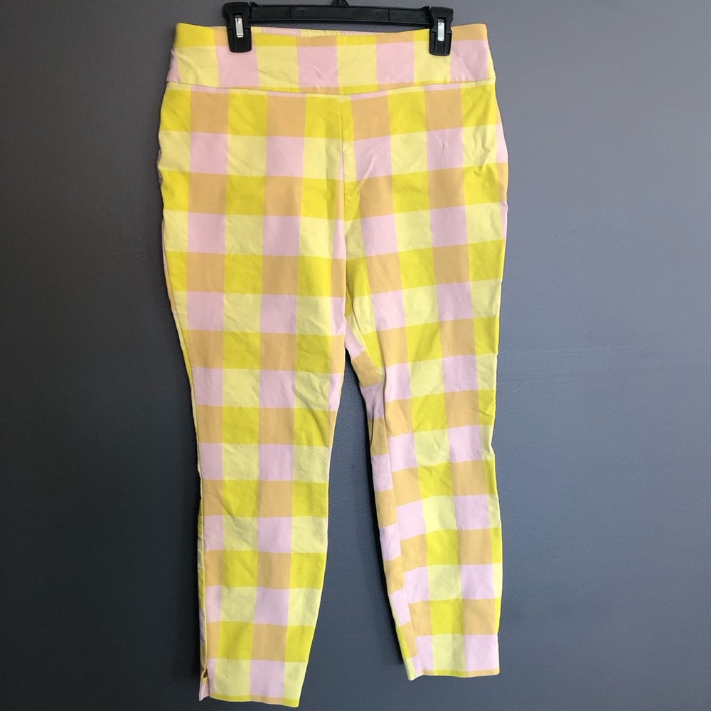 New York & Company 7th Ave Design Studio Pull On Capris - Size Large - Like New